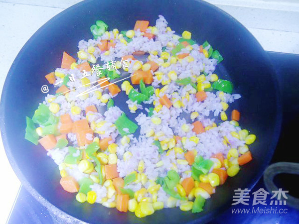 Colorful Dragon Fruit Fried Rice Baby Food Supplement, Corn, Carrot recipe