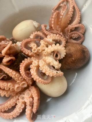 Stir-fried Octopus with Leek recipe