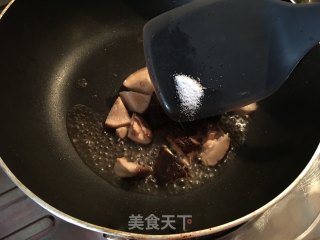 Stir-fried Gluten with Shiitake Mushrooms recipe