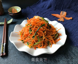 Stir-fried Carrots with Green Garlic recipe