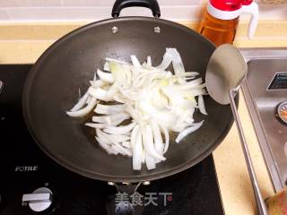 Stir-fried Shredded Pork with Onion recipe