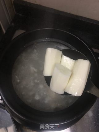 Barley and Yam Keel in Pot recipe