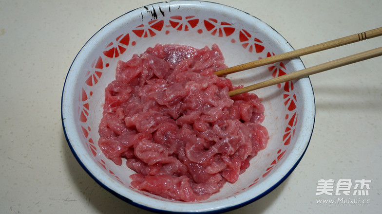 Stir-fried Beef with Lettuce recipe