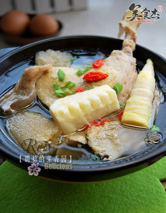 Spring Bamboo Shoots Duck Broth recipe