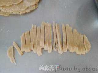 Noodles with Fungus and Nuts recipe