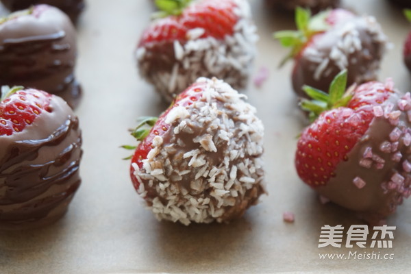 Chocolate Dipped Strawberries recipe