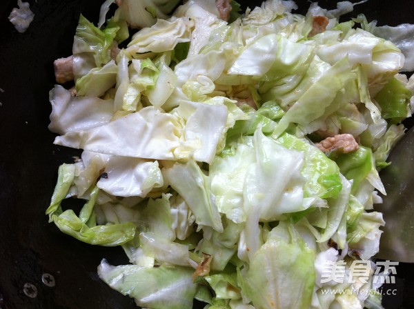 Stir-fried Pork with Frozen Cabbage and Tofu recipe