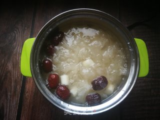 Red Dates, Yam and Tremella Soup recipe