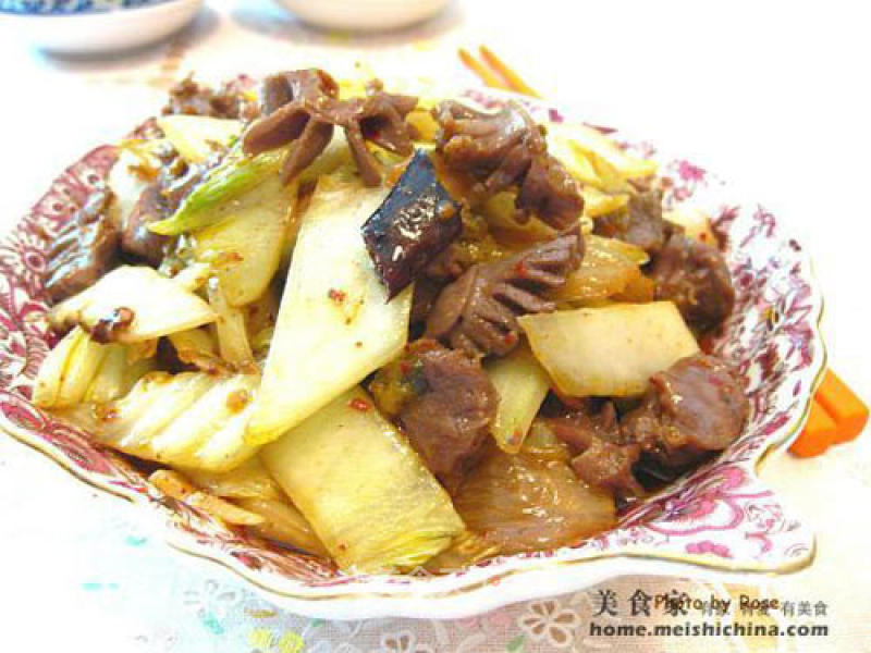 Stir-fried Spicy Cabbage with Chicken Gizzard Flowers recipe