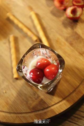 Cherry Nut Yogurt Cup recipe