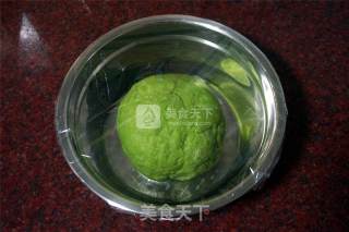 Spinach and Bean Paste Buns recipe