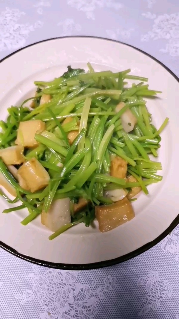 Celery Stir-fried Fish Tofu recipe