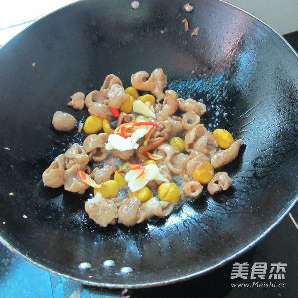 Stir-fried Raw Intestine with Bansu recipe