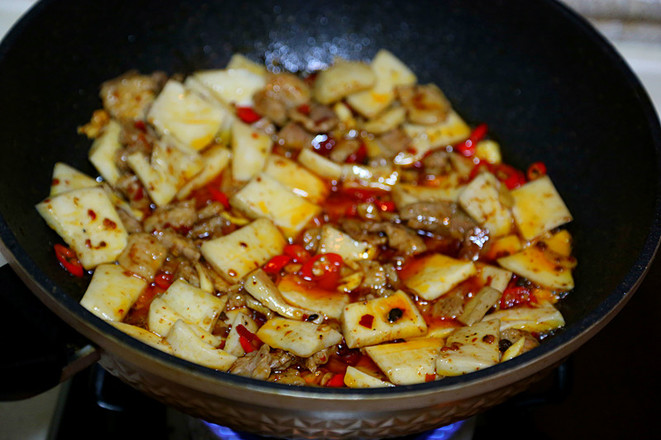 Spicy Pork Belly Stir-fried King Pleurotus recipe