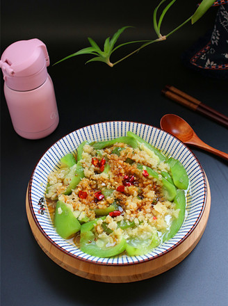 Steamed Loofah with Garlic recipe