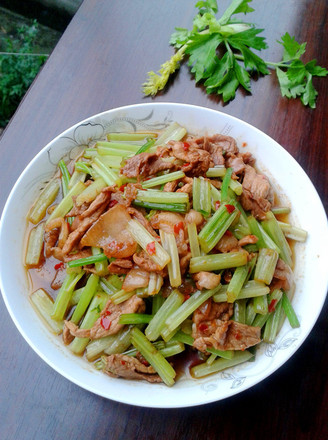 Celery Stir-fried Pork recipe