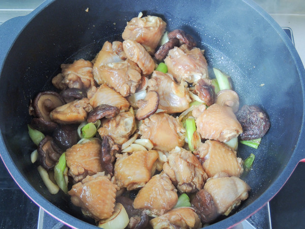 Oyster Sauce Tofu Chicken Wings in Clay Pot recipe