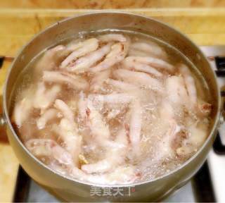 Fragrant Chicken Feet recipe