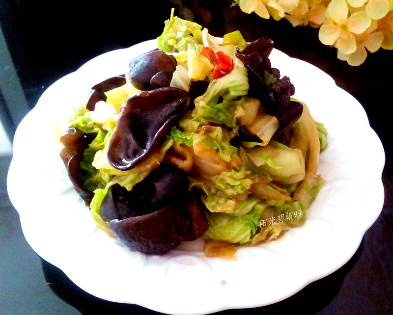 Stir Fried Fungus with Cabbage recipe