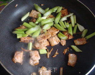 Celery Stir-fried Pork recipe