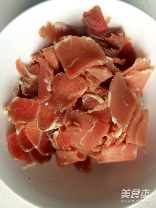 Stir-fried Pork with Garlic Stalks recipe
