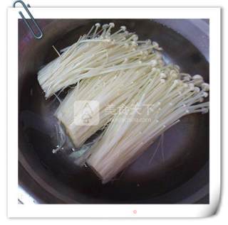 Steamed Shrimp with Garlic and Golden Needle Powder recipe