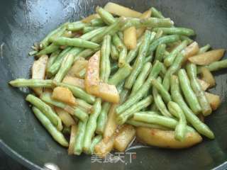 Stewed Potatoes with Beans recipe