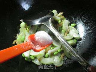 Stir-fried Mustard with Green Soy recipe