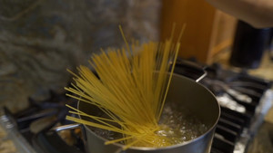 [strong Flavor] Tomato Prawn Spaghetti · 15 Minutes to Complete recipe