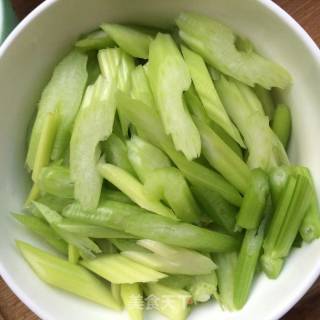 Stir-fried Konjac with Celery recipe