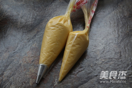 Tortoise Meringue Puffs recipe