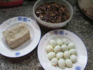 Barbecue Bran with Tea Tree Mushroom and Quail Egg recipe