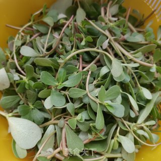 Purslane with Fine Meat recipe