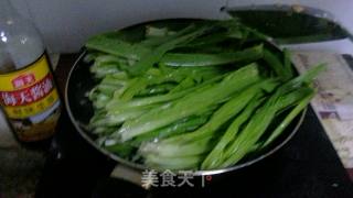 Stir-fried Lettuce with Oyster Sauce recipe