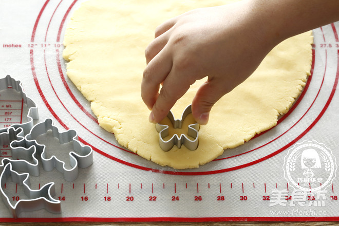 Cute Cartoon Biscuits with Icing Sugar recipe