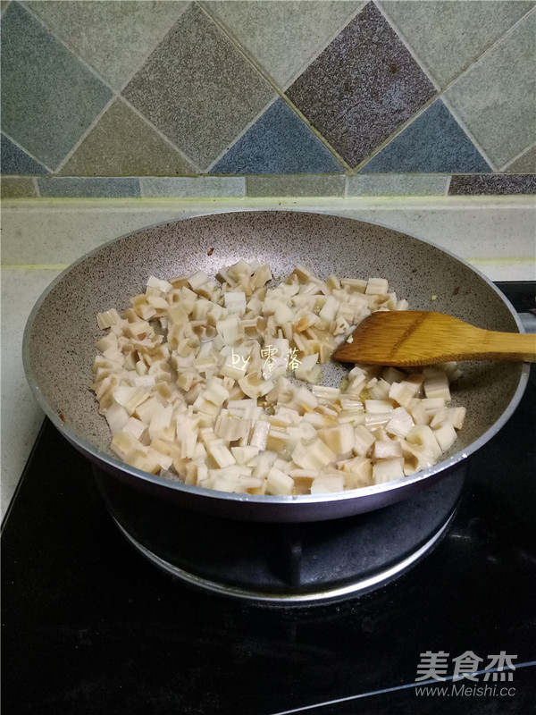 Spicy Fried Lotus Root recipe