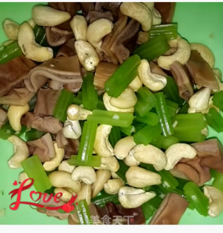 Pork Belly Mixed with Cashew Nuts and Celery recipe