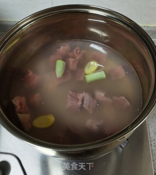 Stewed Beef Brisket with Radish and Tomato recipe