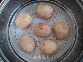 Pictograph Potato Bun recipe