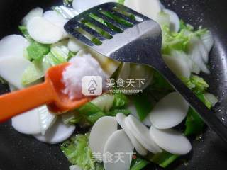 Stir-fried Rice Cakes with Beef Sauce and Peppers and Cabbage recipe