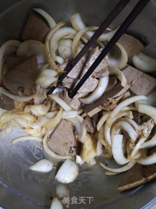 Three Minutes Onion Mixed with Pork Liver recipe