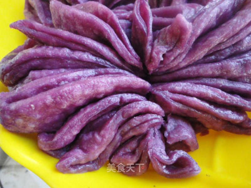 Purple Sweet Potato Chrysanthemum Roll recipe