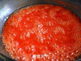 Homemade Tomato Sauce that Can be Used for Decorating Flowers recipe