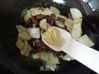 Fried Beef with Potato Chips recipe