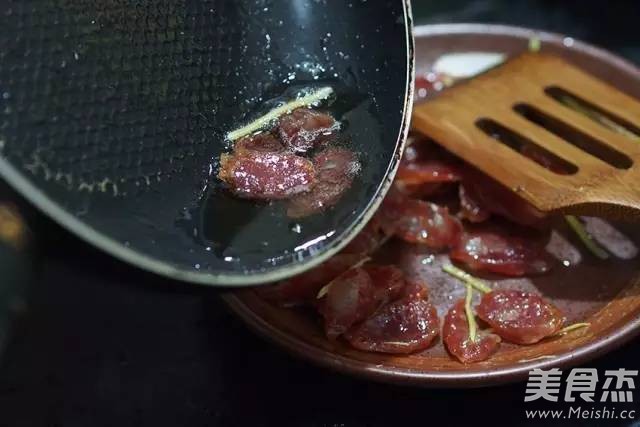 Cantonese Sausage Claypot Rice recipe