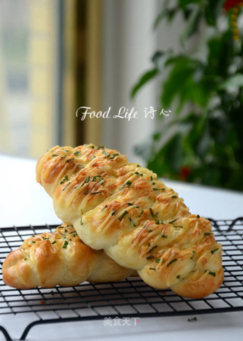 A Recommended Breakfast Staple---scallion Pork Floss Bread recipe