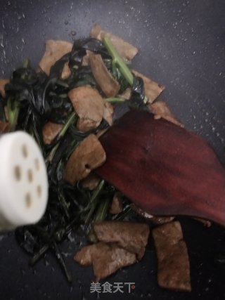 Stir-fried Pork Liver with Blood Skin Vegetables recipe