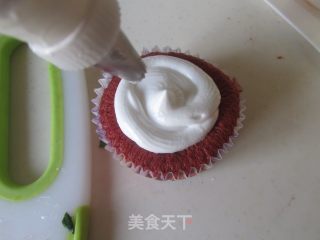 Santa Cupcakes recipe