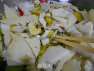 Pickled Pepper Spring Bamboo Shoots recipe