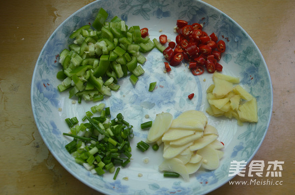 Spicy Stir-fried Flower Jia recipe